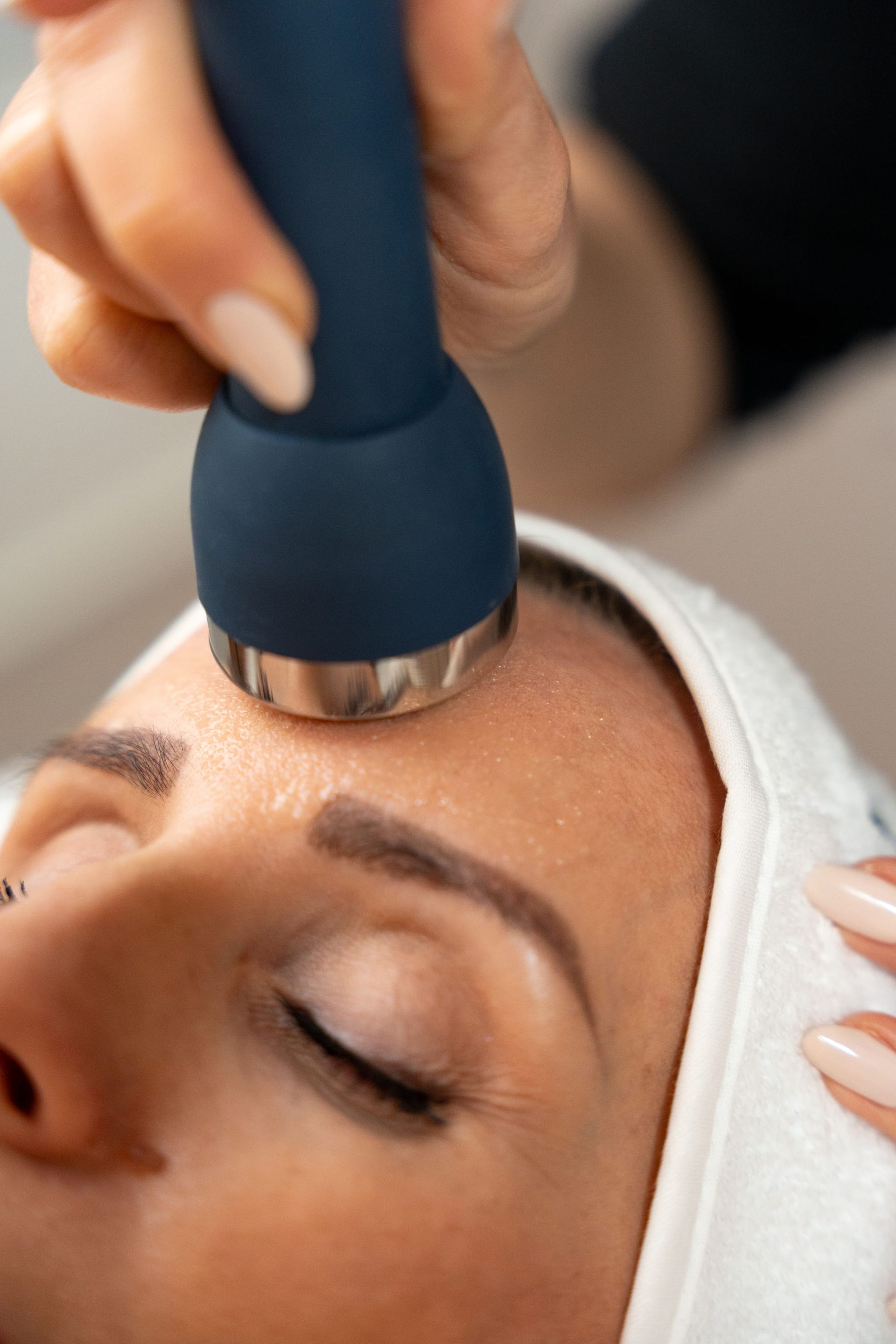 Behandlung der Apparativen Kosmetik